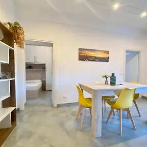 Alla Casa Rosa, Peaceful Apartment Surrounded By Greenery With Free Parking, Wifi & Air Conditioning Apartment